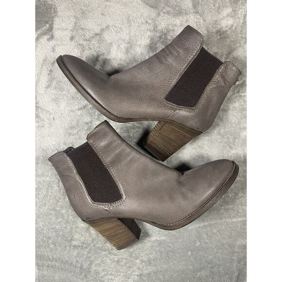 Aquatalia Shoes - AQUATALIA Made In Italy Fairly Chelsea Brown Leather Zip Ankle Heel Booties 8.5